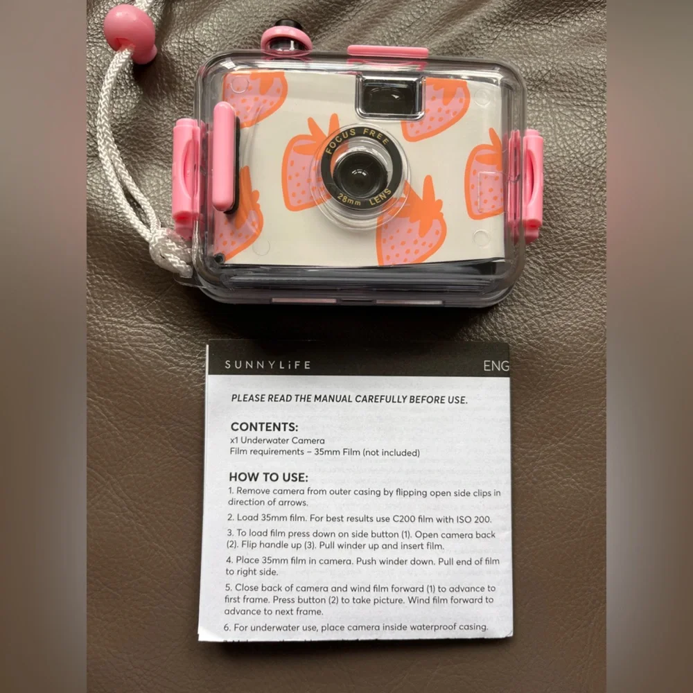 NEW Underwater Camera in Sea Seeker Strawberry